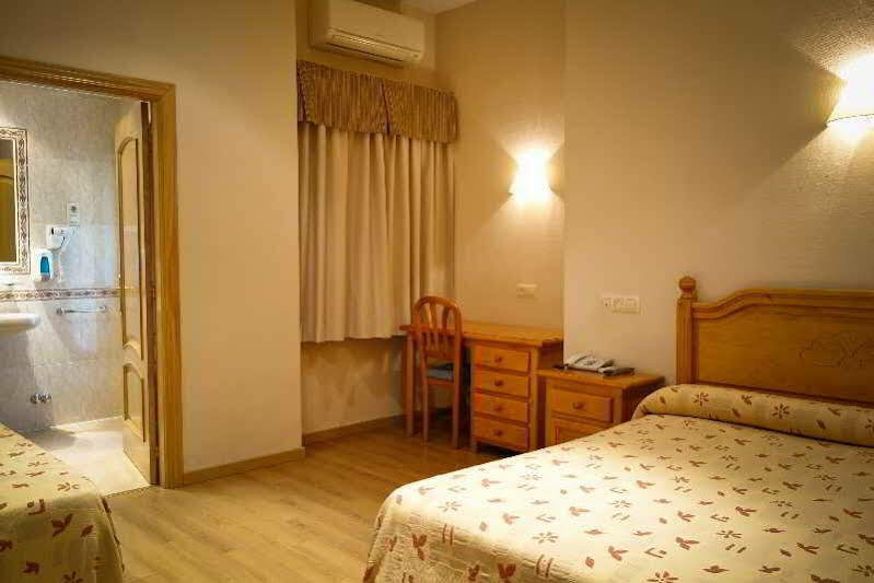 Hostal Toledo Pensión 2*